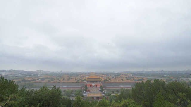 独家：汛期以来最大暴雨降临紫禁城视频素材