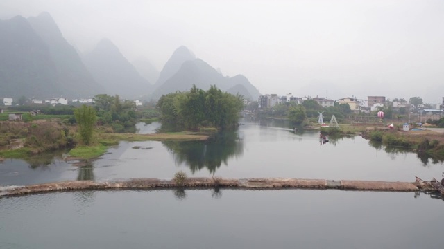 冬日暖阳下的遇龙河风光视频素材