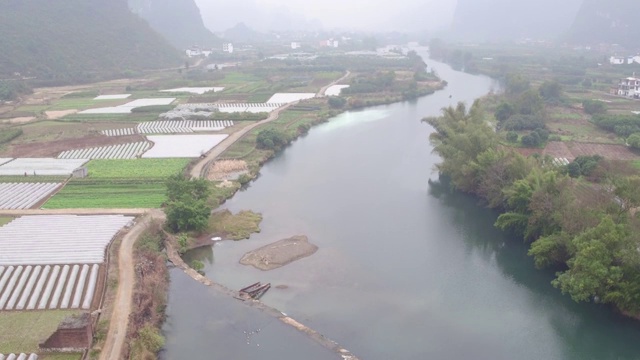 冬日暖阳下的遇龙河风光视频素材