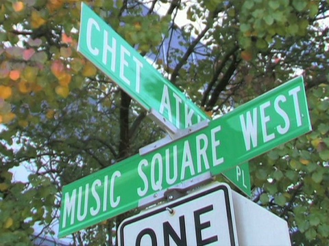 music Row Street signs五枪视频下载