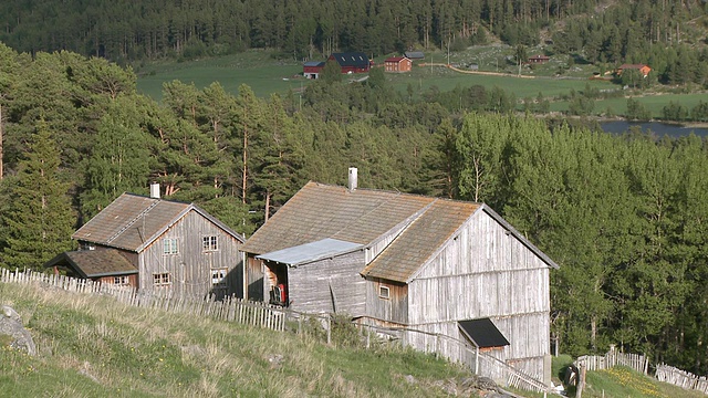 挪威Oppland的Doenfoss / Doenfoss附近Tundradalen的房子视频素材