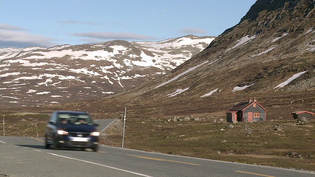 挪威，Sogn Fjordane, Hemsedalsfjella山/ Borlang附近的道路视频素材