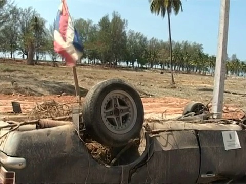 2004年海啸后，汽车残骸，泰国视频素材画面2