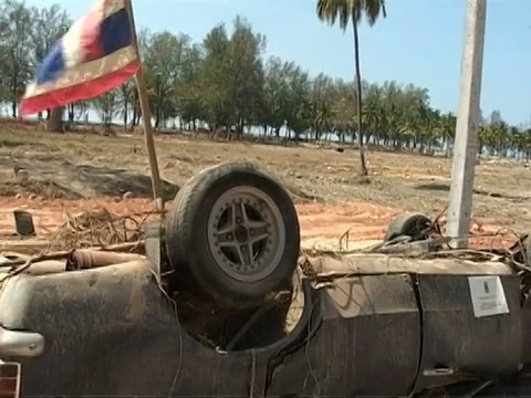 2004年海啸后，汽车残骸，泰国视频素材画面3