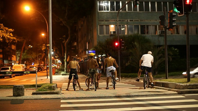 街道，汽车，自行车，夜晚视频素材