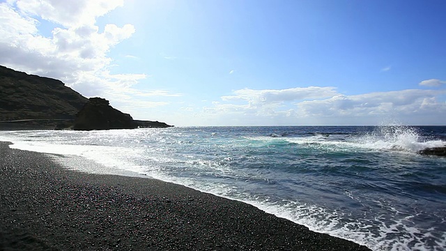 海浪沿海滩，加那利群岛，高清视频视频素材