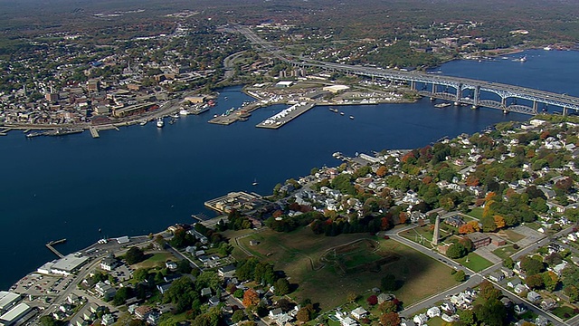 MS AERIAL ZO DS View of Fort Griswold /康涅狄格州，美国视频素材