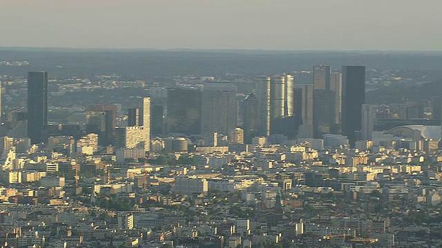 La Defense /巴黎，法国，WS AERIAL ZO视图视频素材