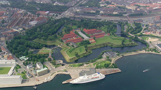 Kastellet(旧堡垒)/丹麦哥本哈根的WS空中ZI视图视频素材