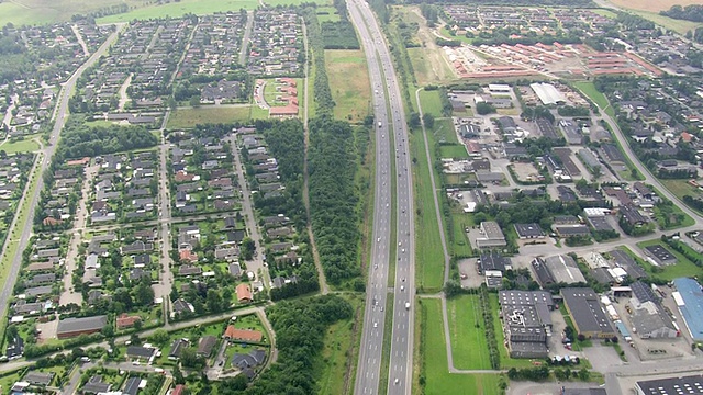 哥本哈根以南高速公路鸟瞰图/ sjaeland，丹麦视频素材