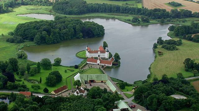 托本菲尔德岛(Torbenfeld So)的庄园/ vestsjaeland，丹麦视频素材