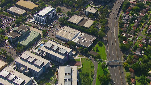 MS AERIAL ZO View of town / Mascot，新南威尔士，澳大利亚视频素材