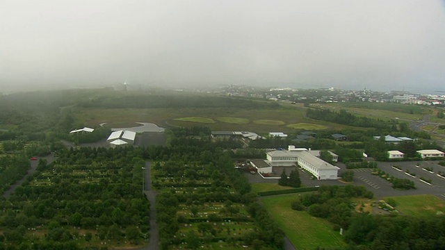 城市/冰岛上空云层的WS鸟瞰图视频素材