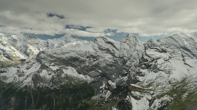 广角镜头/雪山/ Schilthorn Piz Gloria，伯尔尼，瑞士视频素材