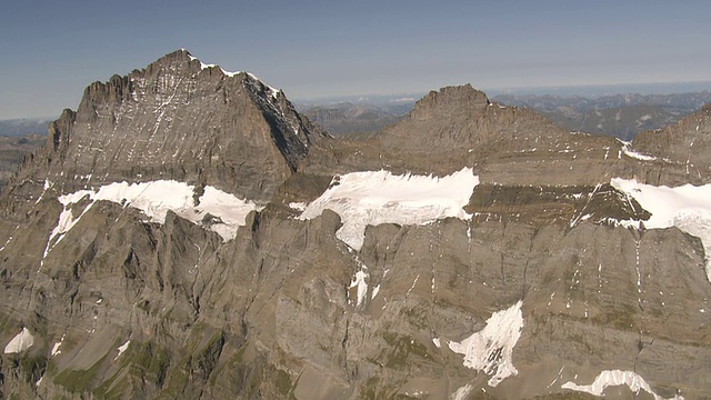 peter grat和kanderfirn的WS鸟瞰图tschingelhorn, bluemlisalp和doldenhorn / peter grat，伯尔尼，瑞士视频素材