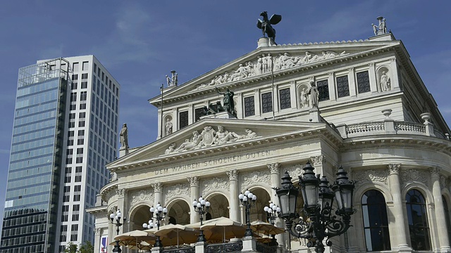 MS拍摄的alte oper(老歌剧)/法兰克福，黑森，德国视频素材