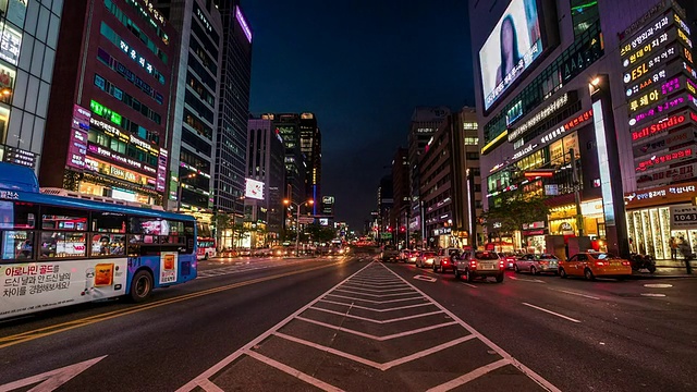 江南的夜景，人山人海，车水马龙视频素材