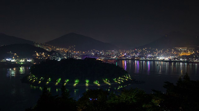 Janggundo岛渡轮码头夜景视频素材