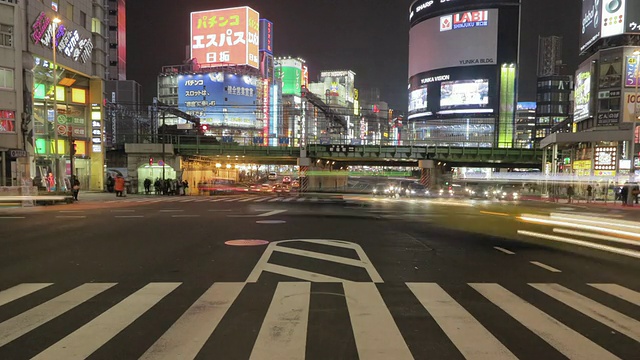 新宿车站附近的夜景视频素材