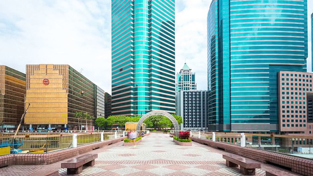 香港的天际线，步行街和建筑物外观，超陷。视频素材