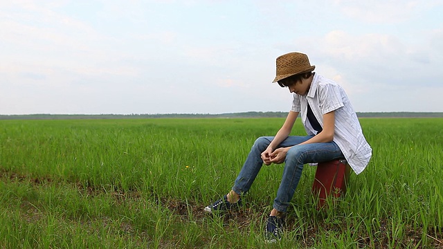 旅游的男孩(高清)视频素材