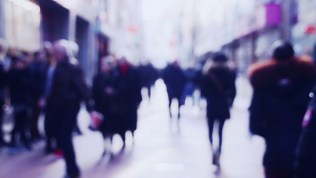 市中心的购物者视频素材画面3