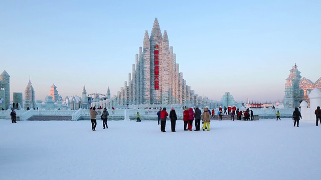 冰雕在哈尔滨冰雪节在黑龙江省，哈尔滨，中国视频素材画面4