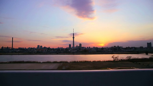 东京城市景观与东京天空树。视频素材画面2