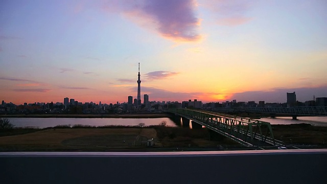 东京城市景观与东京天空树。视频素材画面4