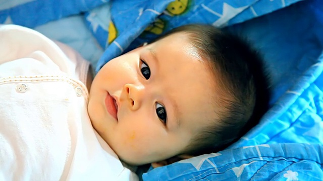 男婴视频素材画面1