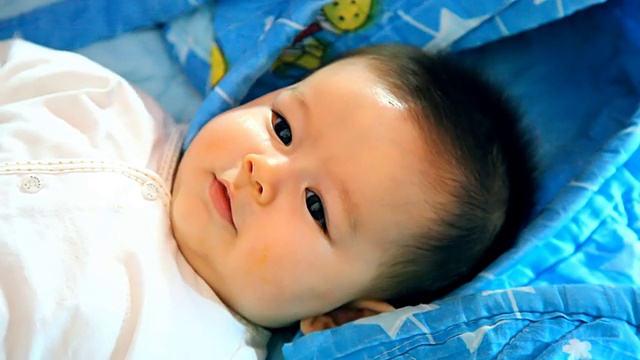 男婴视频素材画面4