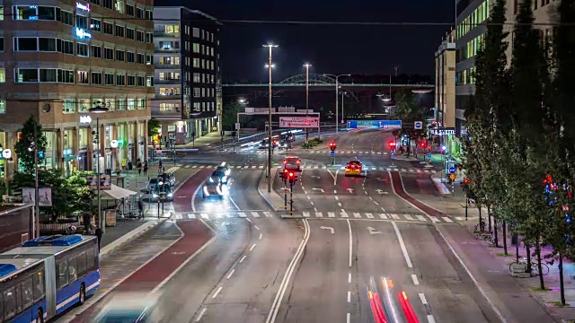 高清时间流逝:城市交通在夜晚视频素材