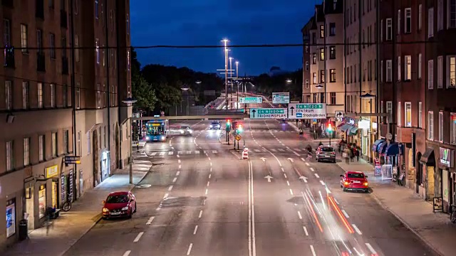 高清时间流逝:城市街道交通倾斜视频素材