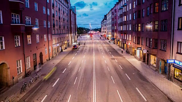 高清时间延时:黄昏倾斜的城市街道视频素材