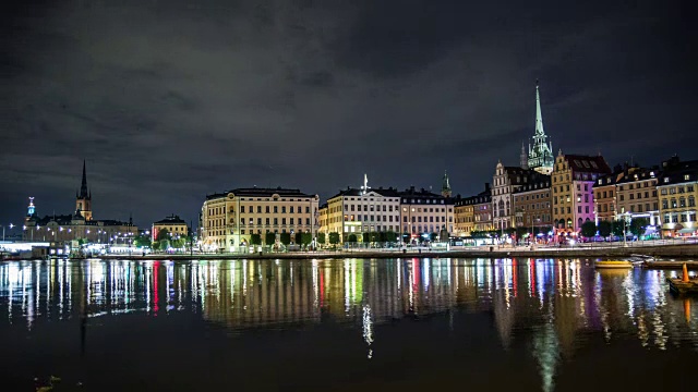 HD时光流逝:斯德哥尔摩老城之夜视频素材