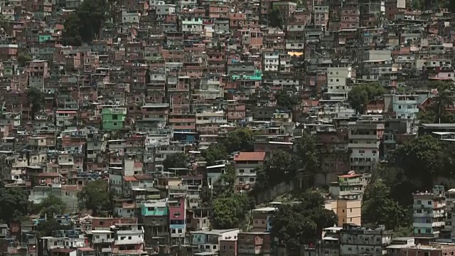 里约热内卢的“Rocinha”贫民窟景观屋视频素材