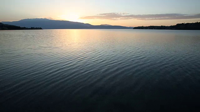 清晨日出的湖景视频素材