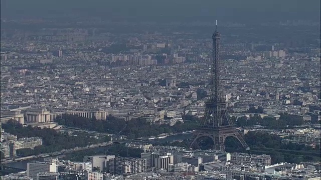 埃菲尔铁塔-鸟瞰图- Île-de-France，巴黎，法国视频素材