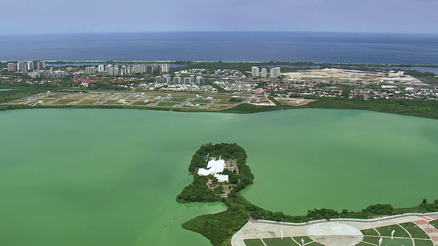 海岸城市/巴西里约热内卢鸟瞰图视频素材