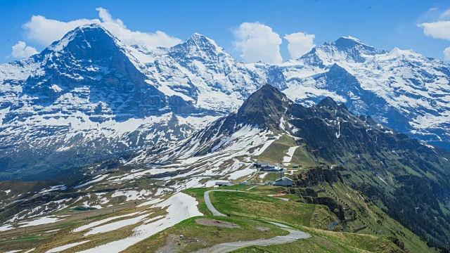 在欧洲阿尔卑斯山脉的Mannlichen山(受欢迎的徒步旅行路线)的延时拍摄视频素材