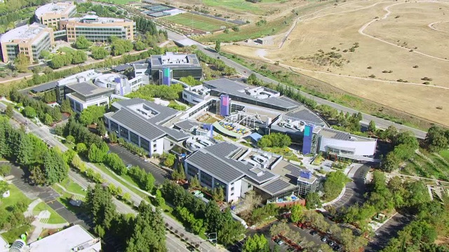 WS PAN AERIAL POV View of Googleplex，谷歌campus area / Mountain View, California, United States视频素材