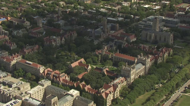 WS ZO AERIAL POV芝加哥大学与密歇根湖/芝加哥，伊利诺伊州，美国视频素材