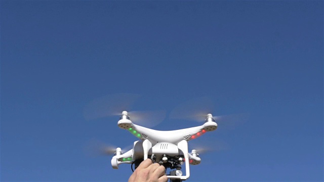 在空中释放无人机视频素材画面4