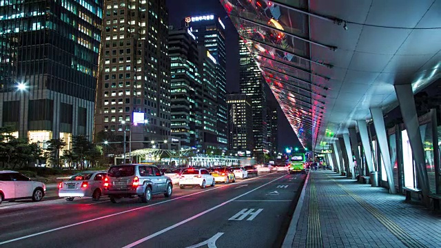 Yeouido交通中心夜景(巴士转接站e_最繁忙的巴士终点站之一)视频素材