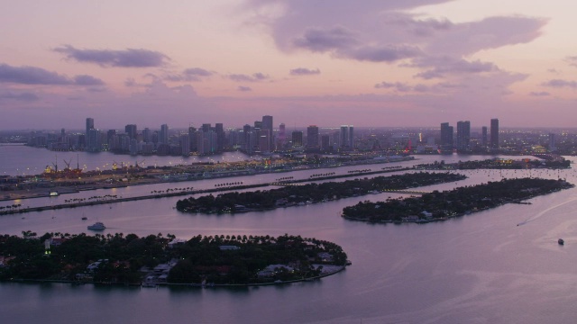 日落时分，空中飞过威尼斯群岛视频素材