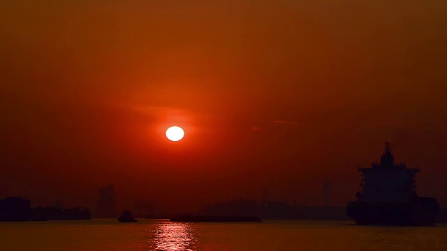 海上日落/日出视频素材画面3