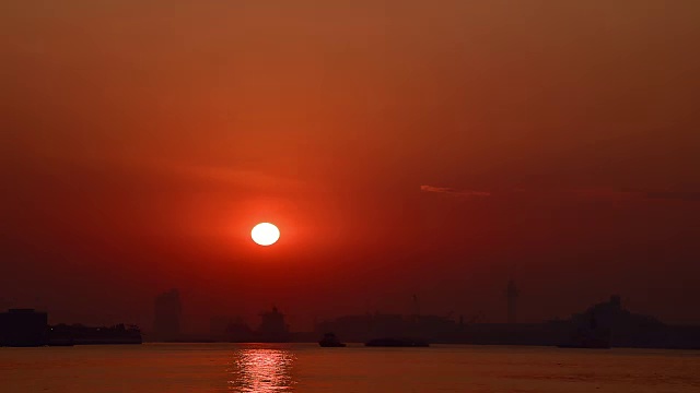 海上日落/日出视频素材画面4