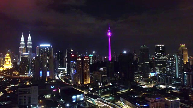 吉隆坡夜间的城市景观和天际线。视频素材