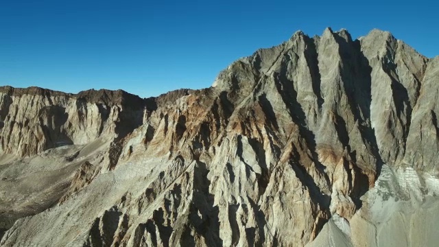 分裂山五颜六色的东北面。视频素材