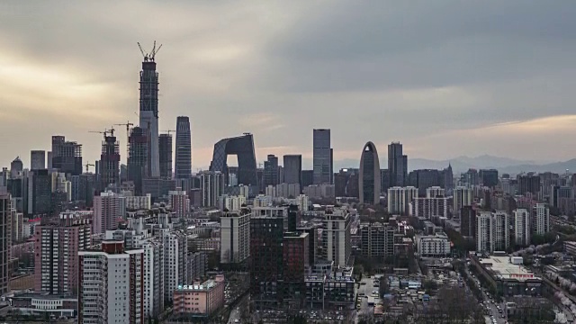 T/L WS HA TD北京城市天际线和CBD区域/北京，中国视频素材画面1